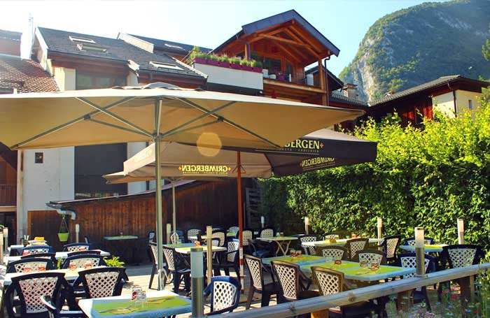 Terrasse de la crêperie Chez Denis les meilleurs crêpes de Thônes
